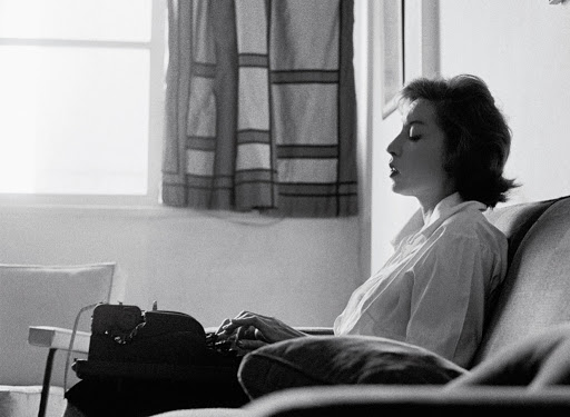 Clarise Lispector, escritora centenaria